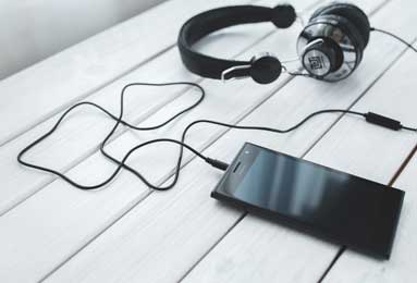 76人对阵雷霆巅峰对决：篮球盛宴的精彩瞬间与战术解析